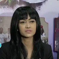 Nikita Mirzani tidak hadir saat Julia Perez memberikan permintaan maaf di depan media. Lalu bagaimana reaksi Jupe saat Nikita tidak hadir?