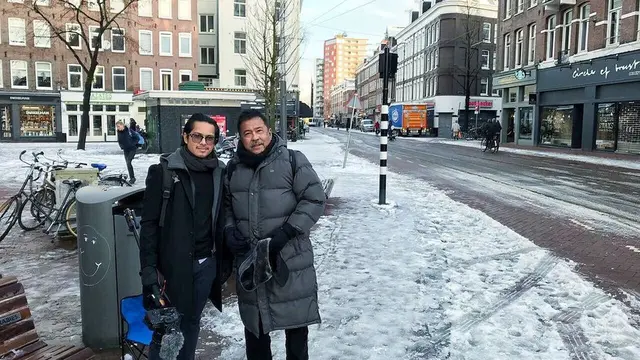 Potret Kedekatan 10 Artis dengan Anak Angkatnya, Curi Perhatian