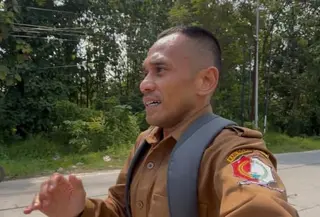 Ahmad Zaki Febiansyah guru bojonegoro yang viral karena berangkat mengajar dengan berlari. (istimewa)