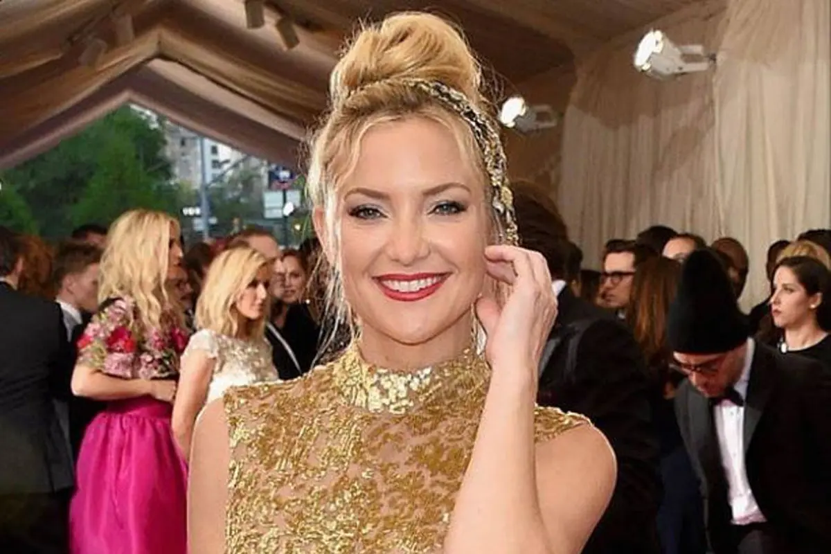 Gaun Teranggun Para Seleb Hollywood di Met Gala 2015