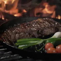 Satsuma Gyu mengajak masyarakat untuk menciptakan surga kuliner di rumah lewat hidangan wagyu halal.  | unsplash.com/@tomatetv