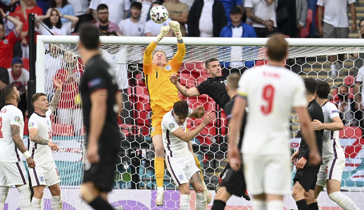 Total lima laga sudah dilakoni Inggris di Euro 2020. Mereka sukses mencetak delapan gol tanpa sekali pun kebobolan. (Foto:AP/Andy Rain,Pool)