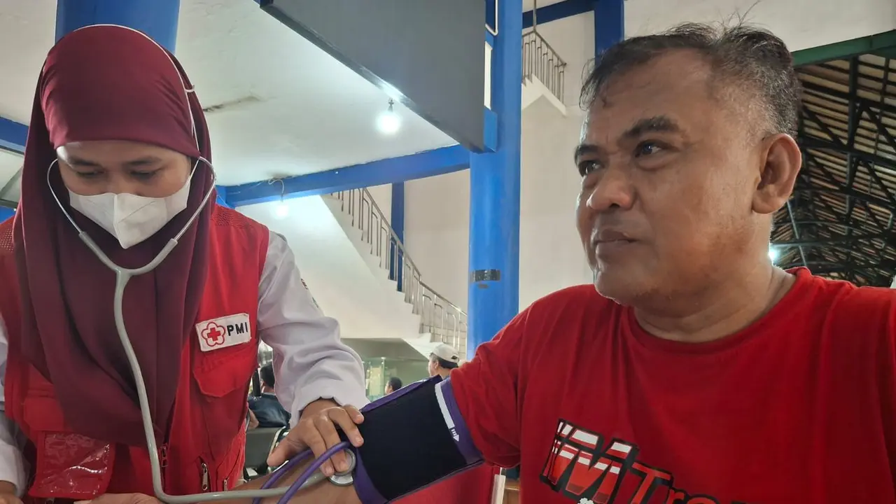 Palang Merah Indonesia (PMI) Kota Tangerang kembali menggelar 'Siaga Lebaran', dengan menyediakan layanan pertolongan pertama, ambulans, dan mobil jenazah bagi pemudik.