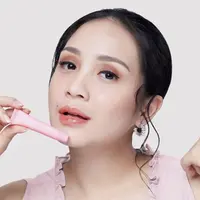 bibir merah dan lembap alami  tanpa kering mirip Nagita Slavina/dok. MS Glow