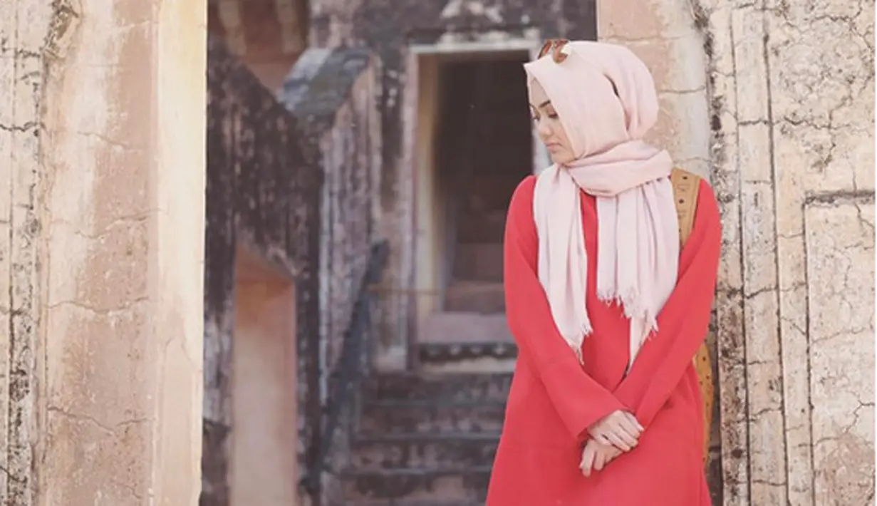 "Insya Allah (kurban). Berupa sapi dan kambing. Ada lah di suatu tempat," singkat Rina Nose di kawasan Kapten Tendean, Jakarta Selatan, Kamis (31/8/2017). (Instagram/rinanose16)