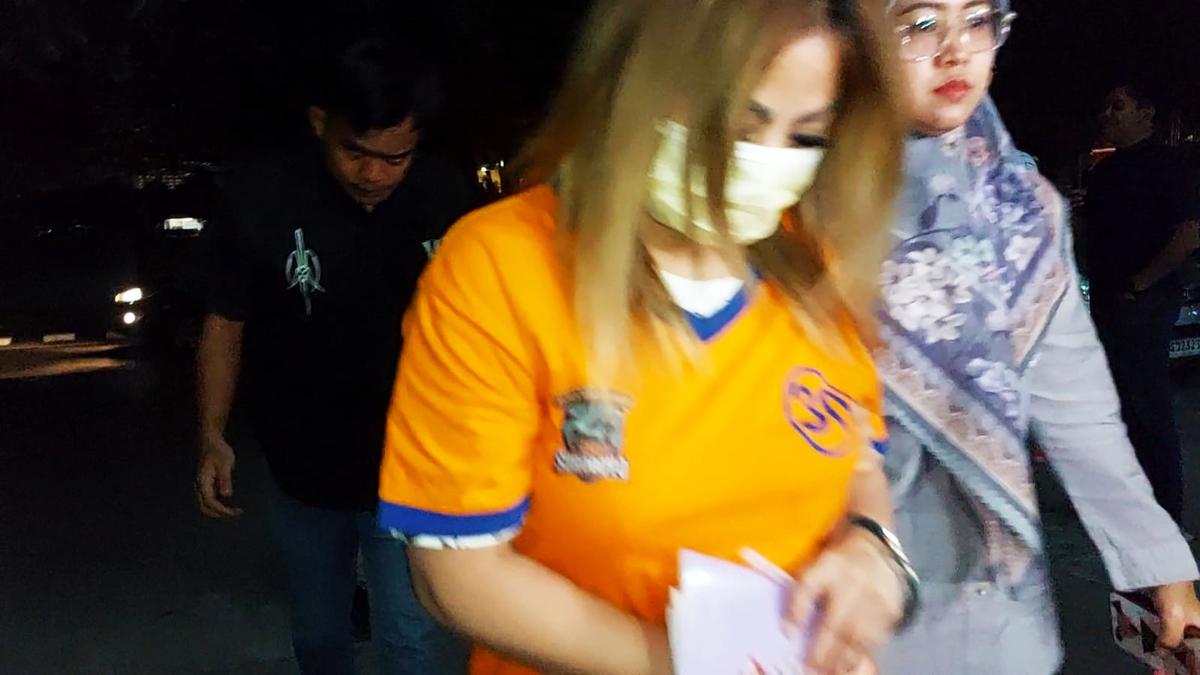 Terungkap Alasan Jan Hwa Diana Tahan Ijazah hingga Buku Nikah Karyawannya