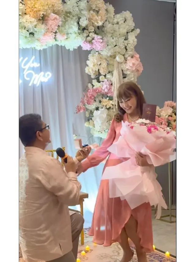 Siap Lepas Status Janda, Ini 6 Potret Acara Lamaran Anita Hara
