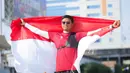 Di sisi lain, atlet panahan Riau Ega Agata Salsabilla juga berhasil meraih emas di nomor individual recurve putra. Tampak dalam foto, atlet panahan Indonesia, Riau Ega Agata Salsabilla berpose usai memastikan meraih medali emas di nomor individual recurve putra SEA Games 2025 di Football Field 1, Sports Authority of Thailand, Bangkok, Rabu (17/12/2025). (Bola.com/Bagaskara Lazuardi)