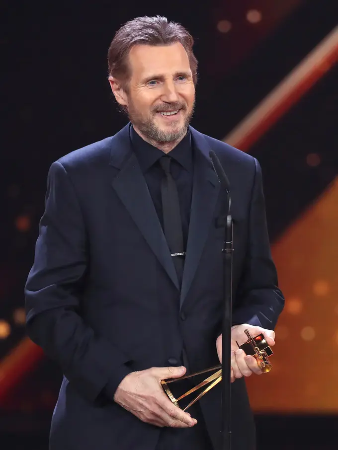 Aktor AS Liam Neeson Raih Penghargaan di Golden Camera