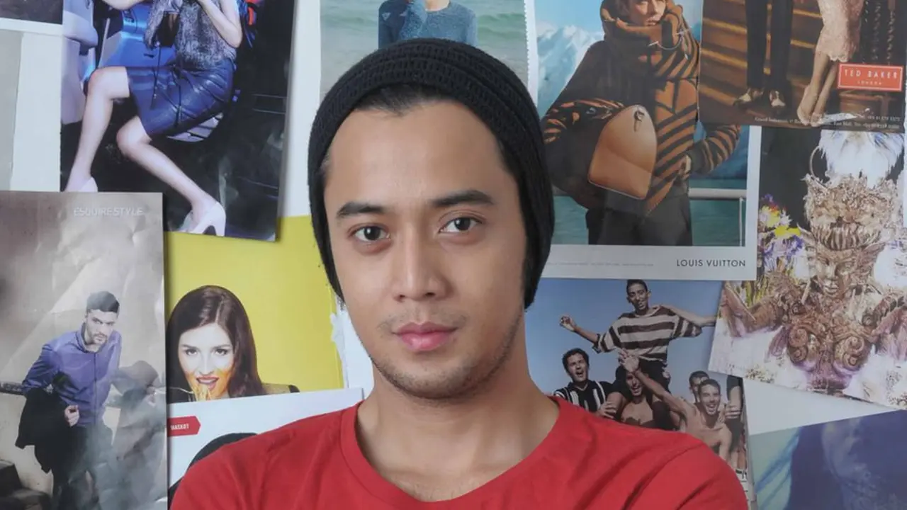 Potret Gaya Kriss Hatta yang Selalu Tampil Simple