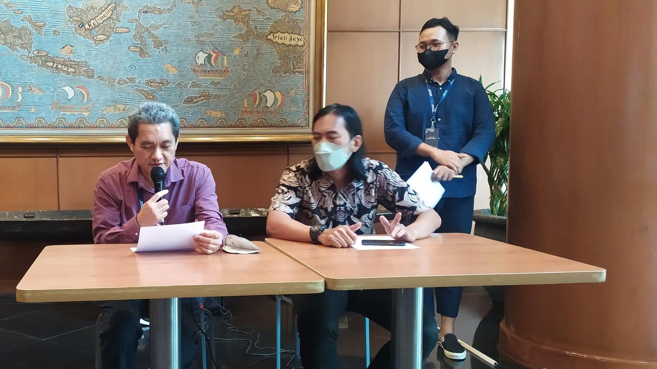 Manajemen PT Meratus Line memberikan keterangan media. (Dian Kurniawan/Liputan6.com).