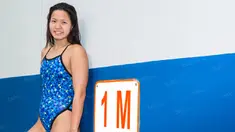 Perenang Indonesia, Yessy Yosaputra, berpose usai menjalani latihan persiapan Olimpiade Rio de Janeiro 2016 di Kolam Renang Cikini, Jakarta, Senin (25/7/2016). (Bola.com/Vitalis Yogi Trisna)