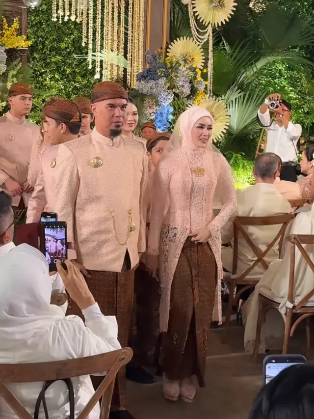 Mulan Jameela saat Siraman EL Rumi. [@nanaharun123]