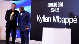 Penyerang 26 tahun tersebut memenangkan Sepatu Emas Eropa berkat torehan 31 gol yang dicetaknya di Liga Spanyol musim lalu. (AP Photo/Manu Fernandez)