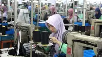 Banyaknya pabrik yang mempekerjakan perempuan menciptakan fenomena baru, Pamong Praja. (Foto: Liputan6.com/Dinhubkominfo PBG/Muhamad Ridlo)