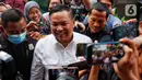 Hariyanto hanya diam usai diklarifikasi oleh KPK. Ia hanya tersenyum saat ditanya soal apa saja yang ditanyakan KPK. (Liputan6.com/Angga Yuniar)