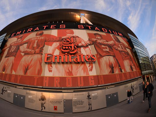 fans arsenal dukung arsene wenger jadi