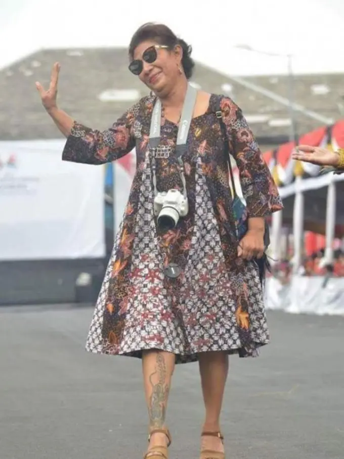 Ini Makna dari Tato Burung Phoenix yang Ada di Kaki Menteri Susi