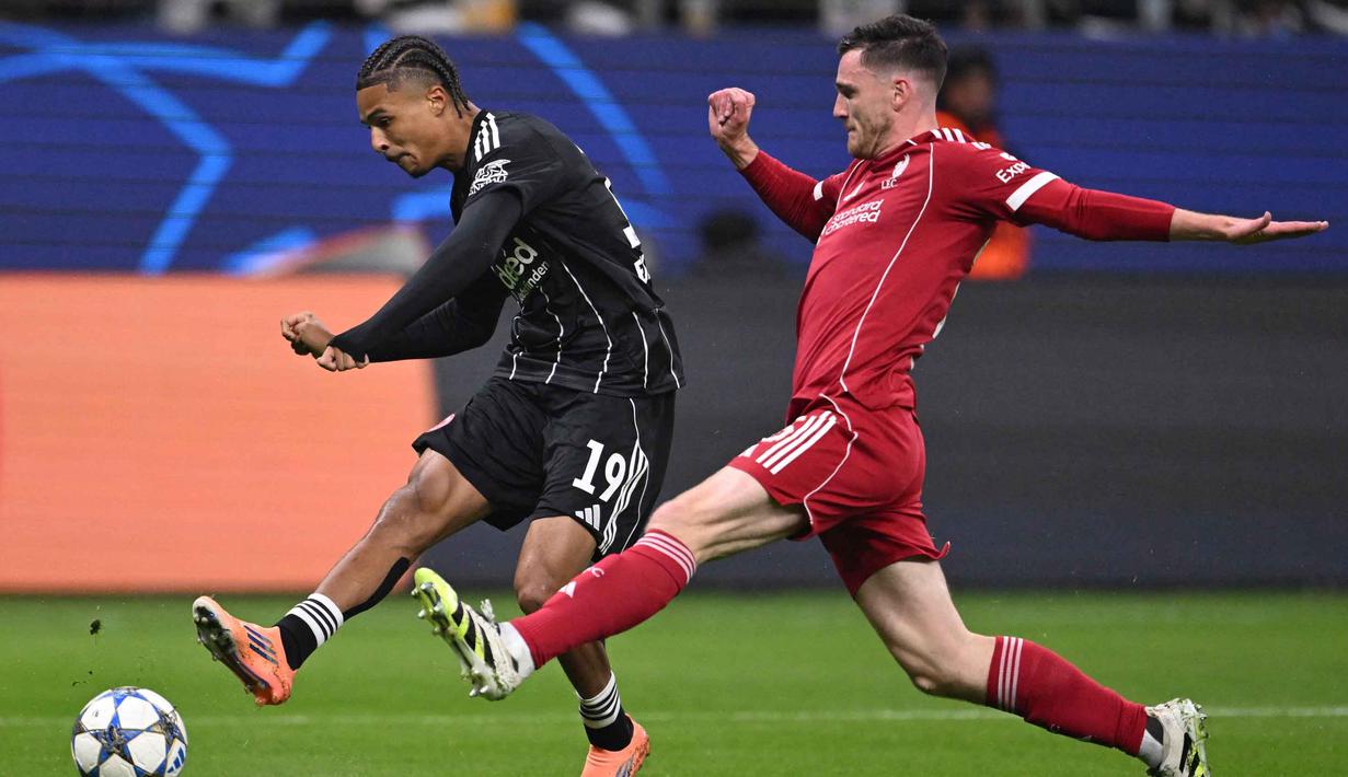 Memasuki babak kedua, Liverpool sepenuhnya mengambil alih permainan. (Kirill KUDRYAVTSEV/AFP)