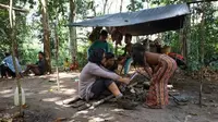 Kelompok orang rimba tinggal di pondok yang berada jauh di pedalaman Jambi. (Liputan6.com / dok KKI Warsi)