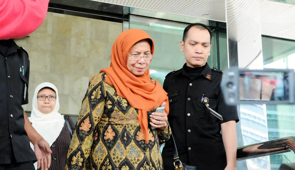 Anggota Komisi VIII DPR itu diperiksa sebagai saksi untuk tersangka mantan Menag Suryadharma Ali terkait kasus dugaan korupsi penyelenggaraan ibadah haji tahun 2012-2013 di Kementerian Agama, Rabu (27/8/14). (Liputan6.com/Andrian M Tunay)
