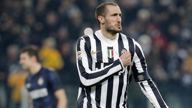 Bek Juventus Giorgio Chiellini mengaku sulit tinggalkan timnas Italia. (AFP/Marco Bertorello)
