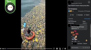 Gambar Tangkapan Layar Video yang Diklaim Minyak Goreng Kemasan Dibuang ke Laut (sumber: Facebook).