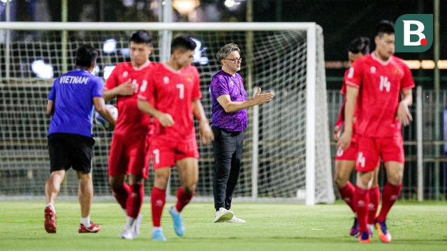 Foto: Wajah Tegang Pelatih Vietnam Jelang Laga Melawan Timnas Indonesia di Kualifikasi Piala Dunia 2026 zona Asia