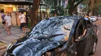Mobil Aurellia yang menabrak di Karawaci Tangerang. (Pramita/Liputan6.com)
