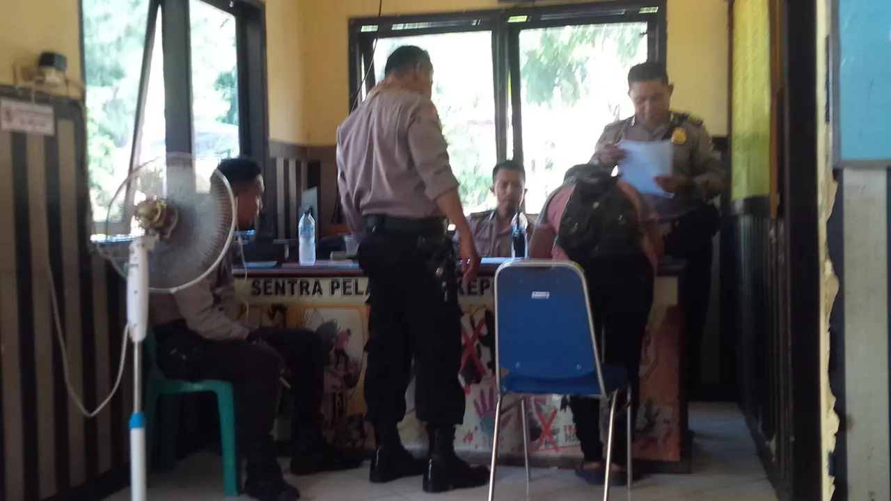 Polisi Tangkap 2 Orang yang Diduga Melakukan Perzinaan.