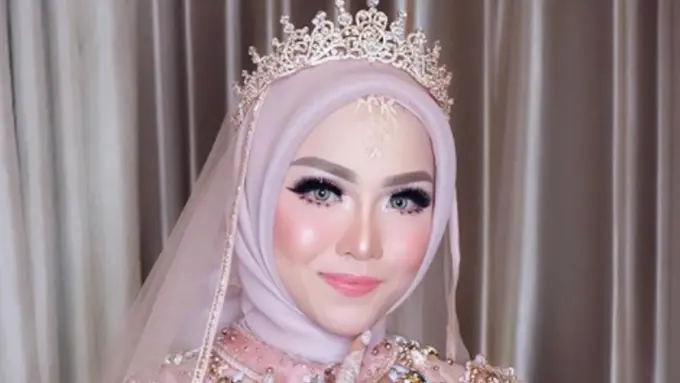 Makeup ala Vizzily, Bisa Merubah Wajah Seperti Barbie
