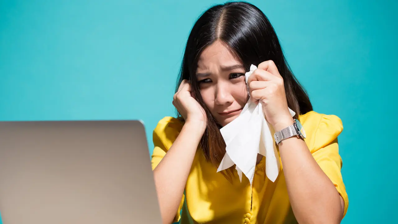 perempuan menangis