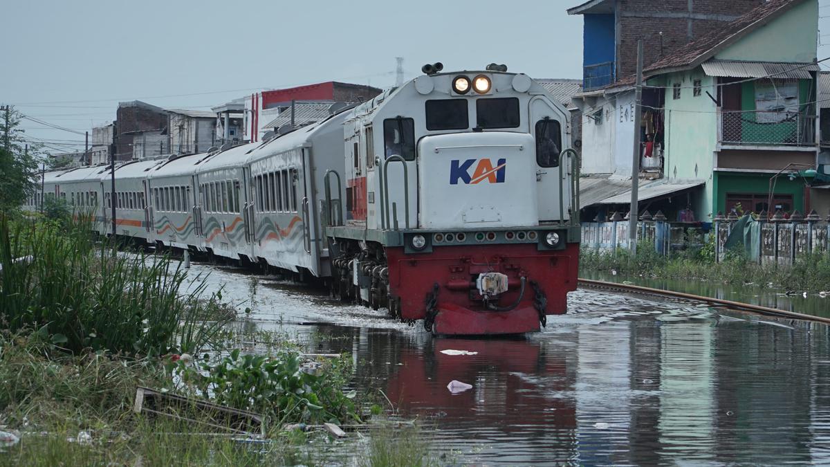 Imbas Banjir Pekalongan, 108 Perjalanan Kereta Api Dibatalkan