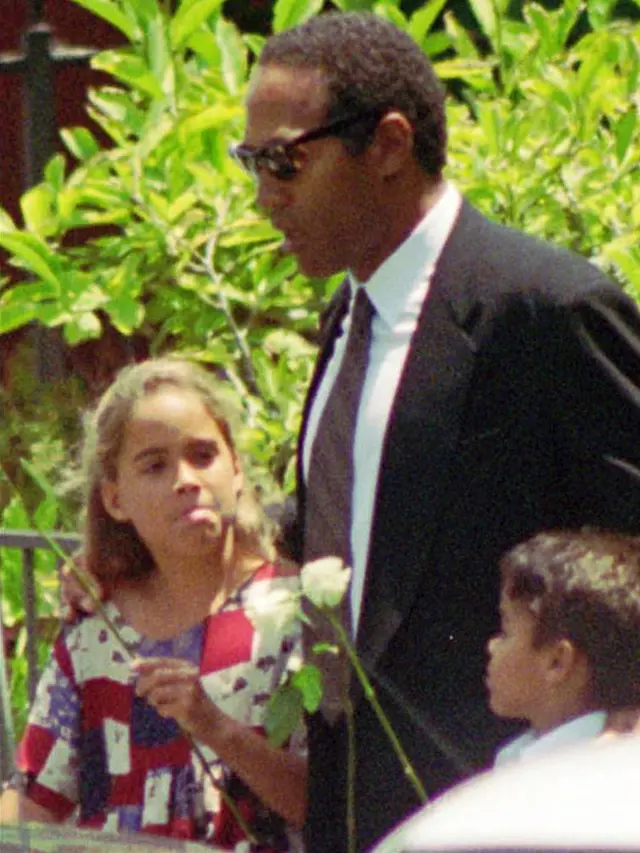 058235500 1664714823 OJ Simpson At Funeral Nicole 