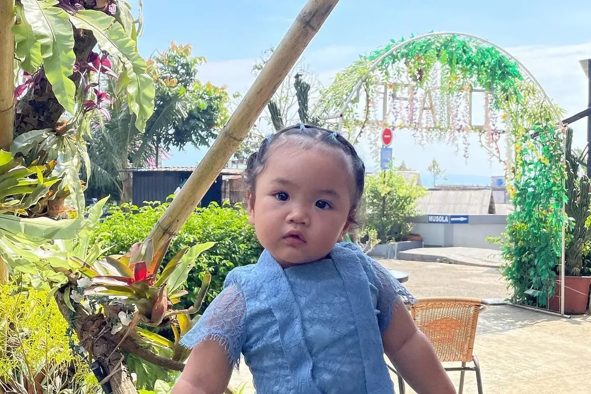 8 Gaya Anak Artis Pakai Kebaya yang Bisa Jadi Inspirasi, Ameena hingga Xareena