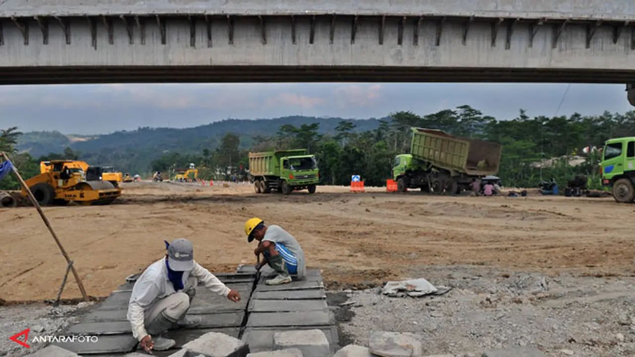 bangun-jalan-tol130726b.jpg