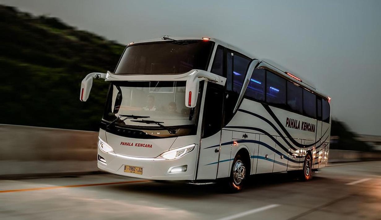Gunung Mas Zeppelin G2 milik PO Pahala Kencana. Desainnya terlihat seperti kembaran dari Adi Putro Jetbus 2. (Source: Instagram/@karoserigunungmas)