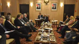 Pertemuan DPR RI dengan Parlemen Eropa di Kompleks Parlemen Senayan, Jakarta, Selasa (17/3/2015) membahas tentang kerja sama Indonesia dengan negara-negara Eropa (Liputan6.com/Andrian M Tunay)