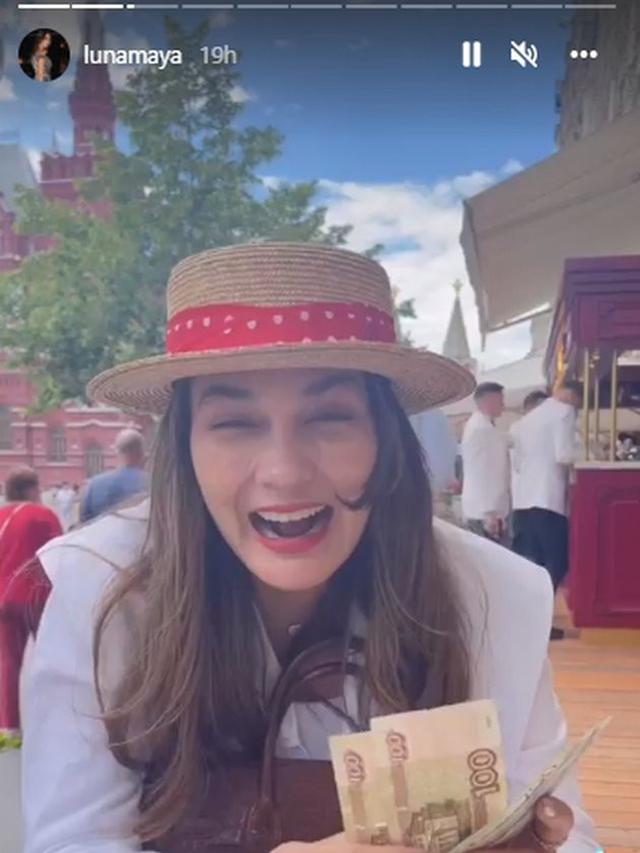7 Potret Luna Maya yang Kini Liburan di Moscow Ini Tampil Curi Perhatian