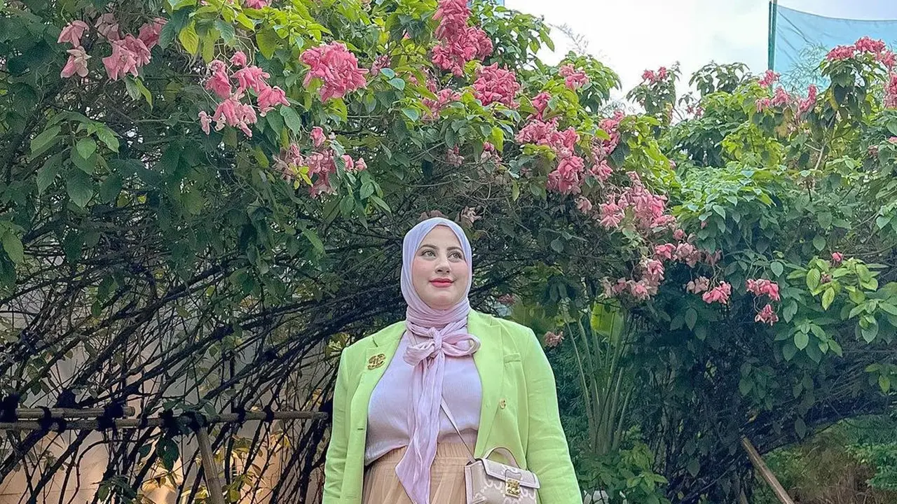 6 Gaya Berhijab Tasyi Athasyia yang Mewah, Cocok Jadi Inspirasi Outfit Ramadan