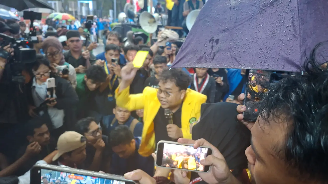 Mahasiswa UI Beri Kartu Kuning untuk Kemdiktisaintek dan Kemdikdasmen