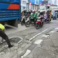 Olah TKP kecelakaan maut di perempatan Jalan Balikpapan Kaltim.