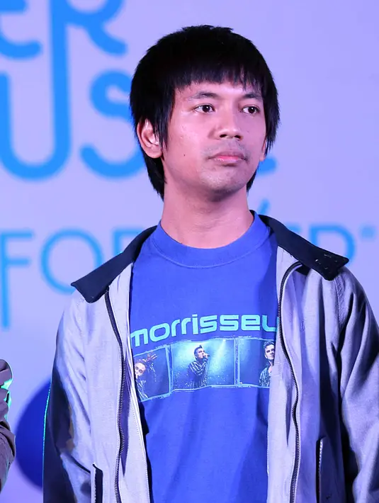 Bagi vokalis D'Masiv itu, waktu dua jam merupakan waktu yang cukup dalam menggarap dari lagu milik musisi legendaris mendiang Prince berjudul Free ke dalam bahasa Indonesia. (Nurwahyunan/Bintang.com)