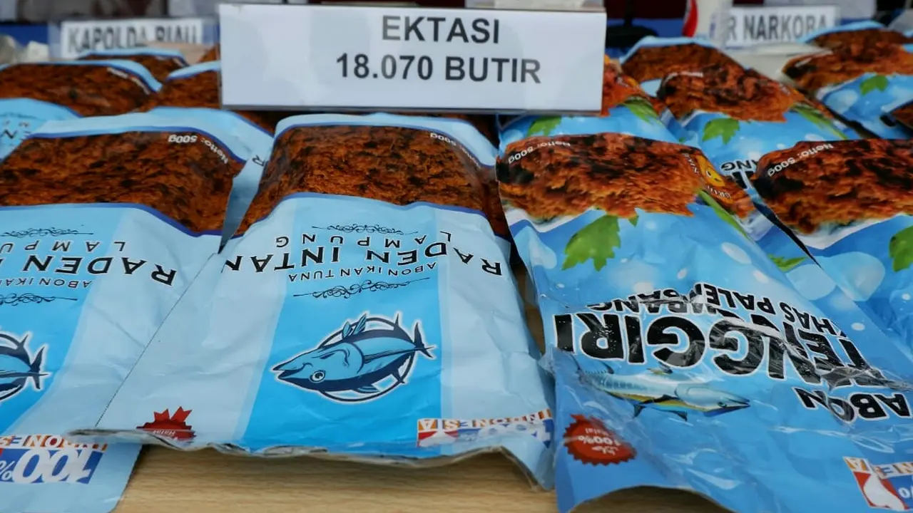 Narkoba puluhan miliar rupiah dalam kemasan abon