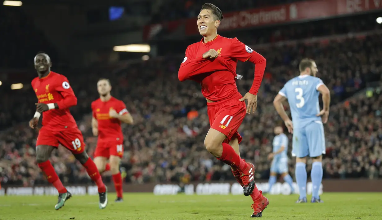 Roberto Firmino mencetak satu gol saat The Reds melawan Stoke City pada laga Boxing Day Premier League di Anfield, (26/12/2016). (Reuters/Darren Staples) 
