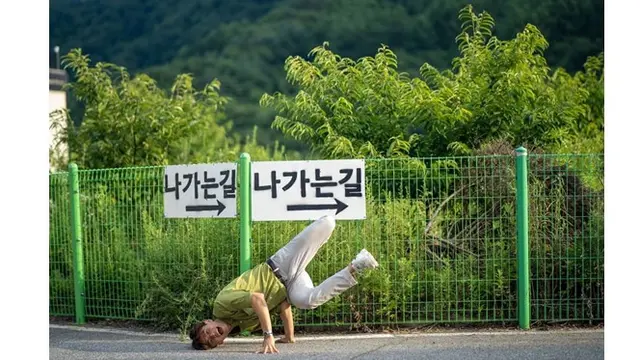 5 Gaya Kocak YouTuber Jang Hansol saat Traveling, Senang Menghibur
