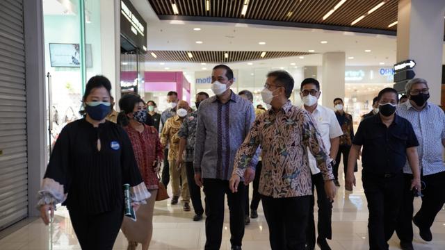 Menteri Perdagangan Muhammad Lutfi meninjau uji coba pengoperasian di Mal Casablanca, Jakarta. Dok Kemendag