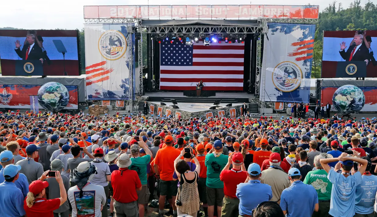 Suasana pidato Presiden AS Donald Trump dalam Jambore Nasional 2017 di Summit Bechtel National Scout Reserve, Virginia Barat, AS, (24/7). Jambore Nasional Pramuka ini dihelat pada 17 hingga 28 Juli 2017. (AP Photo/Steve Helber)