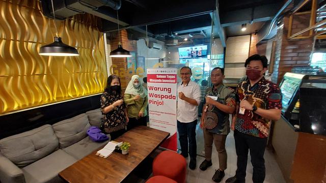 Satgas Waspada Investasi kembali membuka Warung Waspada Pinjol Ilegal di The Gade Coffee and Gold, Jakarta Pusat, Jumat (16/9/2022).