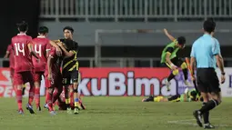Bukan hanya Arkhan Kaka, sejumlah pemain Garuda Asia tampak terpukul usai pertandingan. (Bola.com/Ikhwan Yanuar)